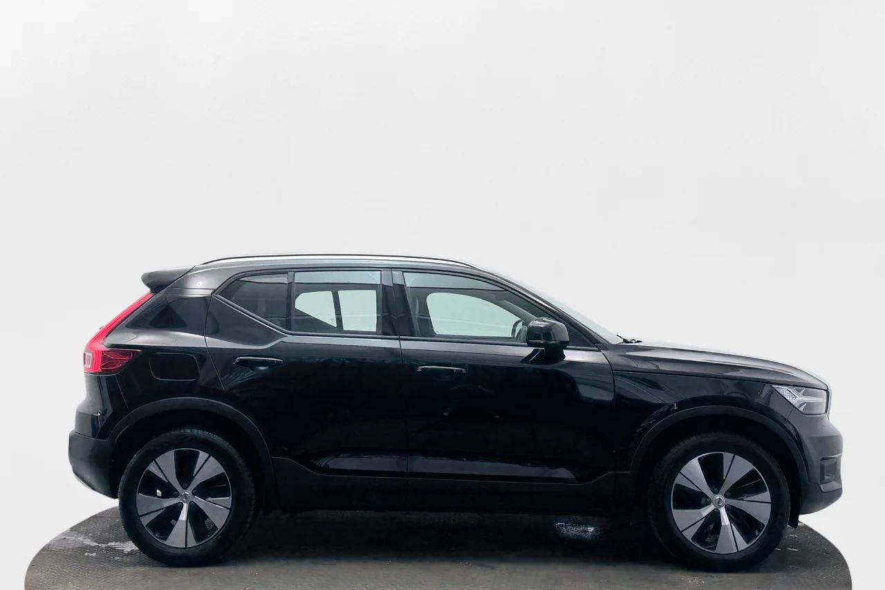 Volvo XC40 T5 Twin Engine Momentum Adv Drag Cockpit Navi Keyless 262hk – bild 4 av 33