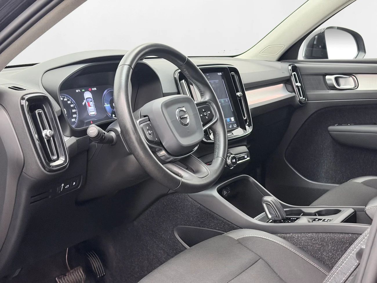 Volvo XC40 T5 Twin Engine Momentum Adv Drag Cockpit Navi Keyless 262hk – bild 11 av 33