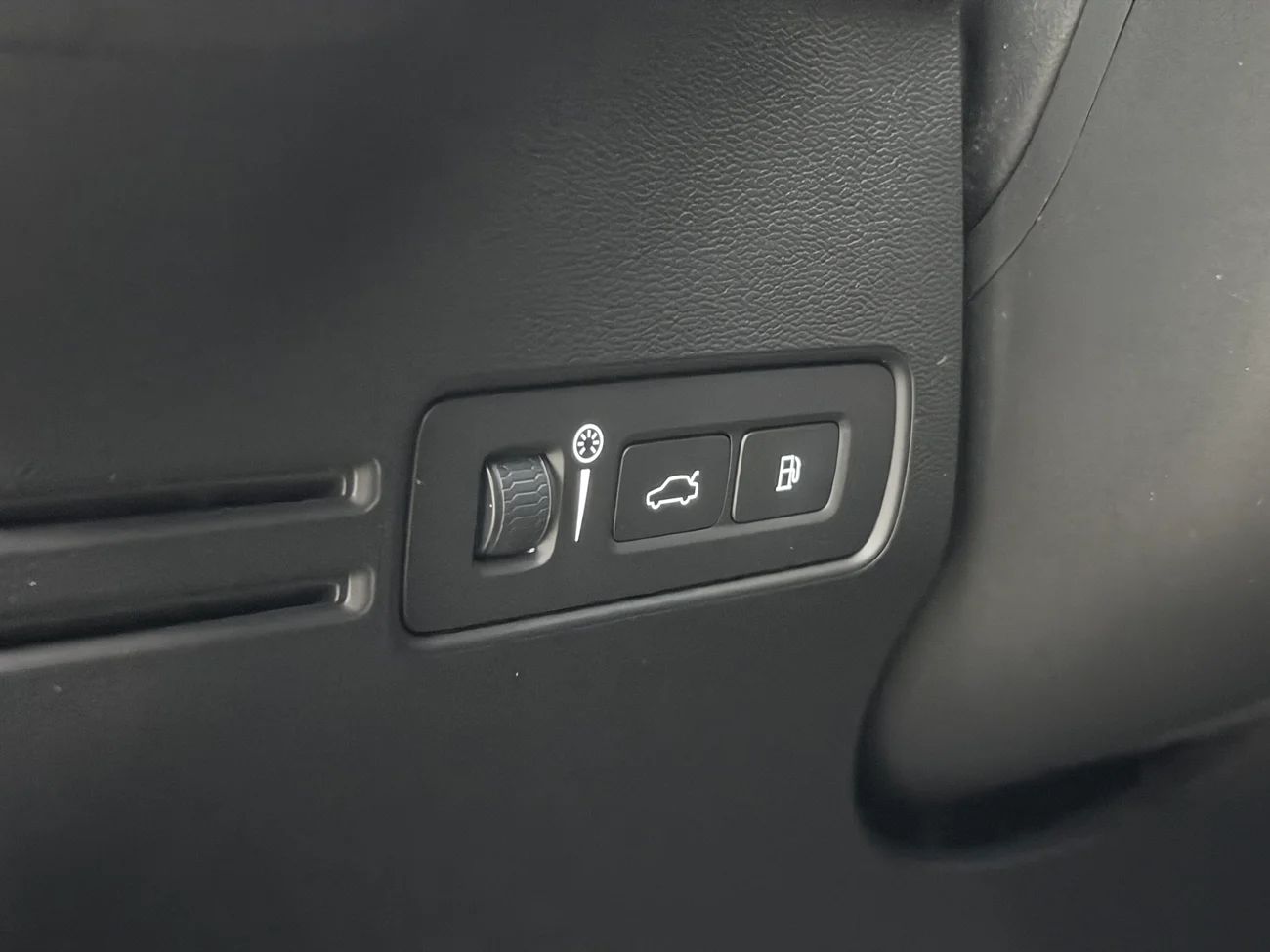 Volvo XC40 T5 Twin Engine Momentum Adv Drag Cockpit Navi Keyless 262hk – bild 29 av 33