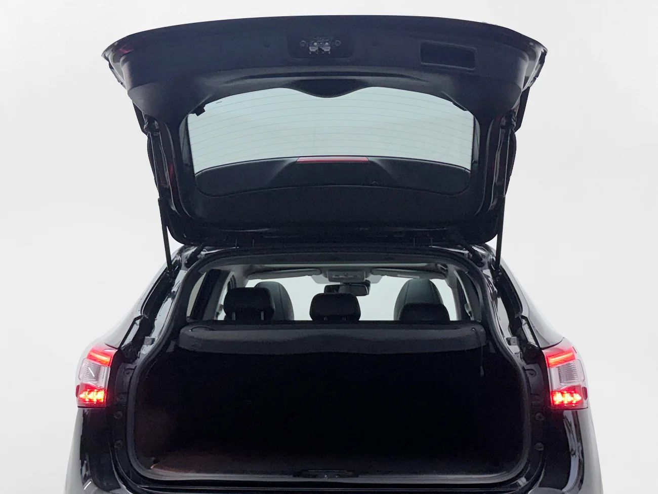 Nissan Qashqai 1.6 dCi Tekna Pano 360° Delläder Elsäte 130hk – bild 30 av 30