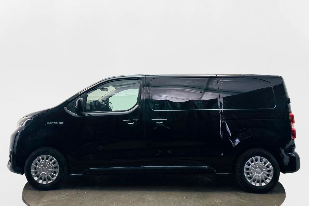 Toyota Proace 75 kWh L2 Komfort+ Drag 2xSidodörr Navi Kamera 3-sits 136hk – bild 8 av 25