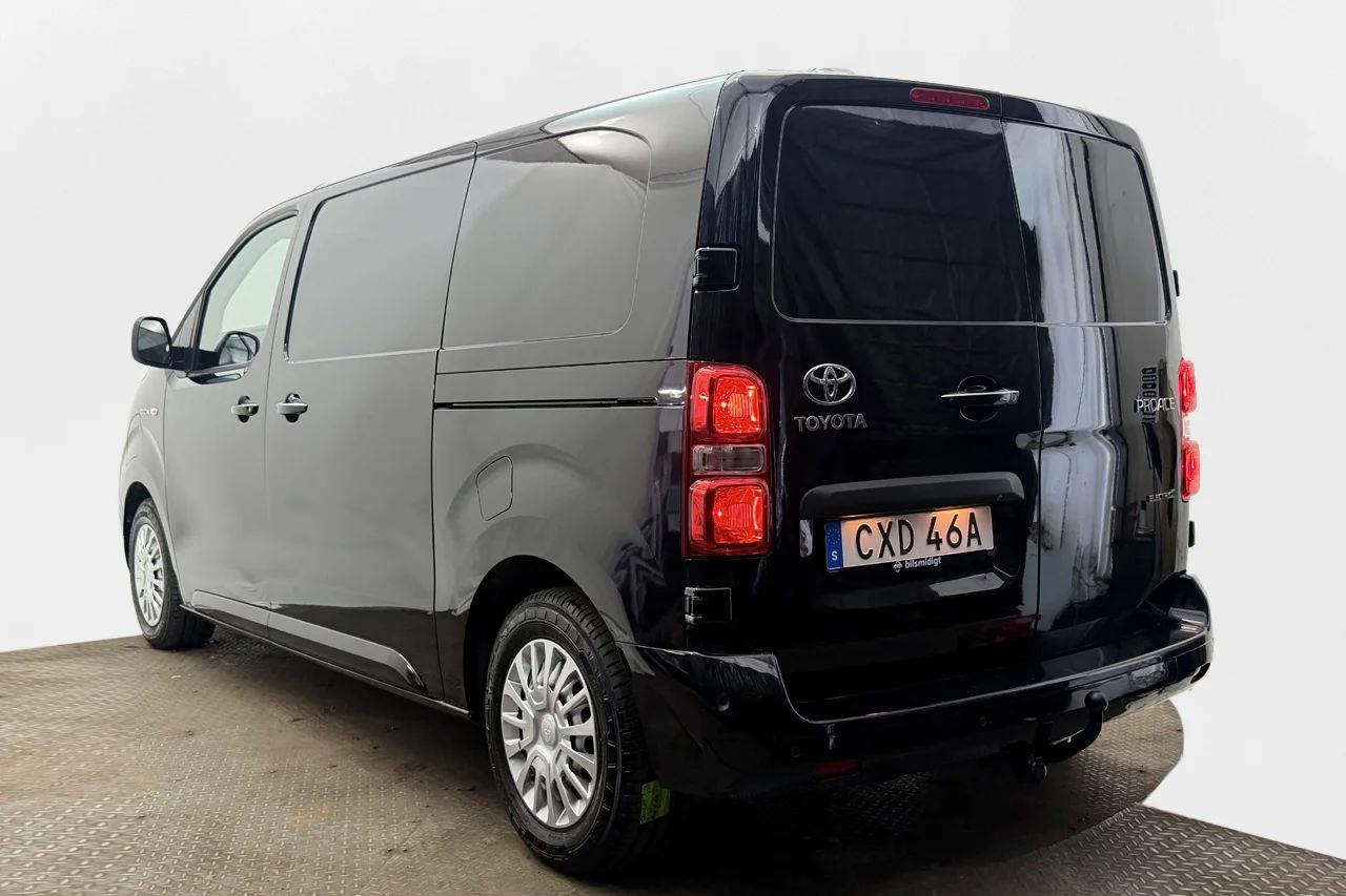 Toyota Proace 75 kWh L2 Komfort+ Drag 2xSidodörr Navi Kamera 3-sits 136hk – bild 7 av 25