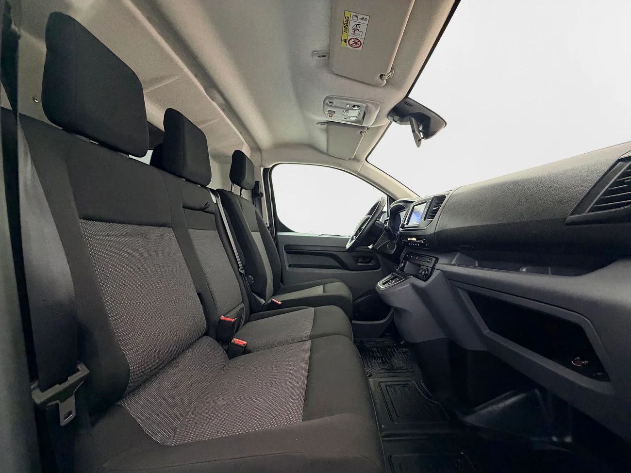 Toyota Proace 75 kWh L2 Komfort+ Drag 2xSidodörr Navi Kamera 3-sits 136hk – bild 13 av 25
