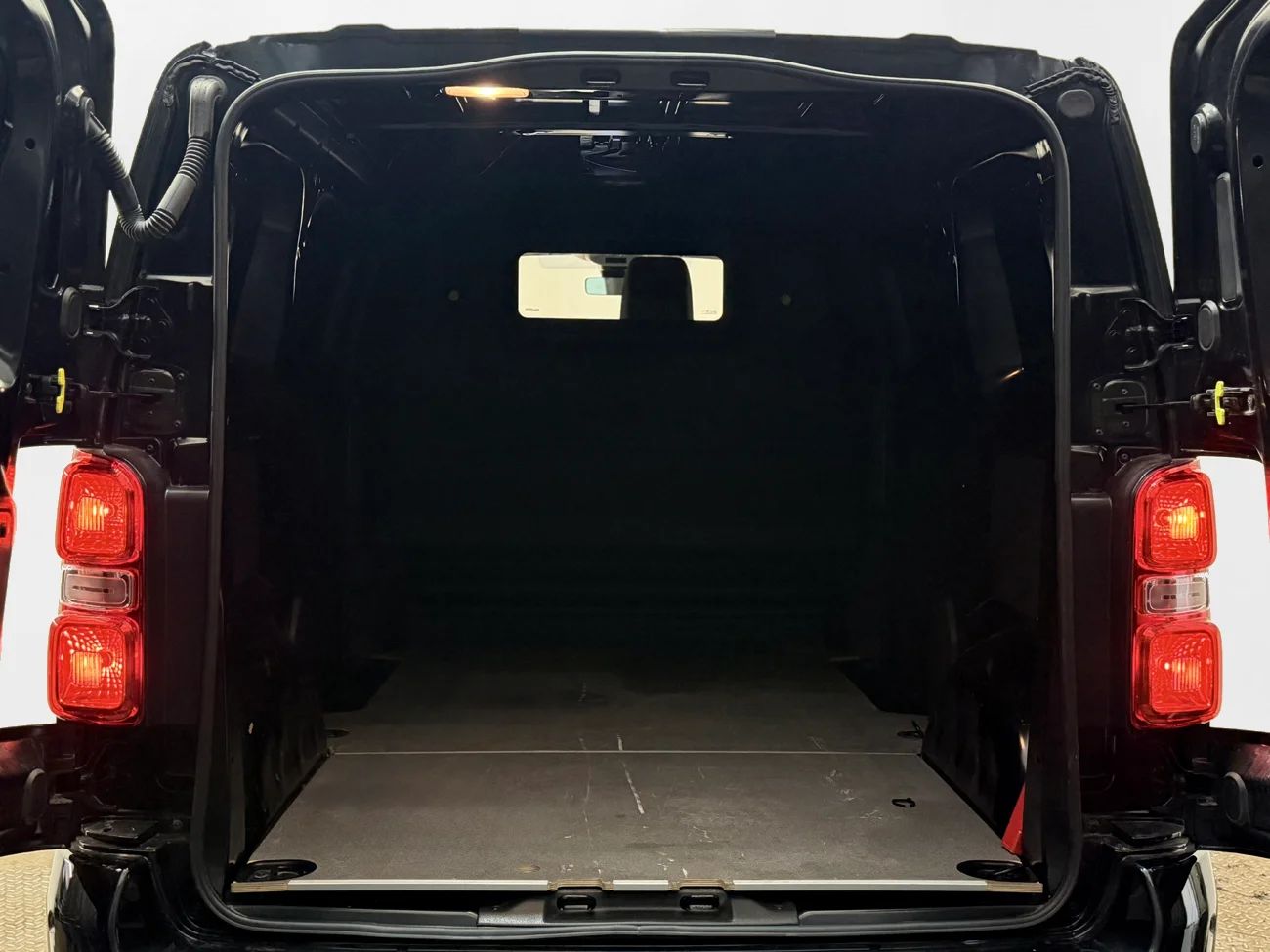 Toyota Proace 75 kWh L2 Komfort+ Drag 2xSidodörr Navi Kamera 3-sits 136hk – bild 11 av 25