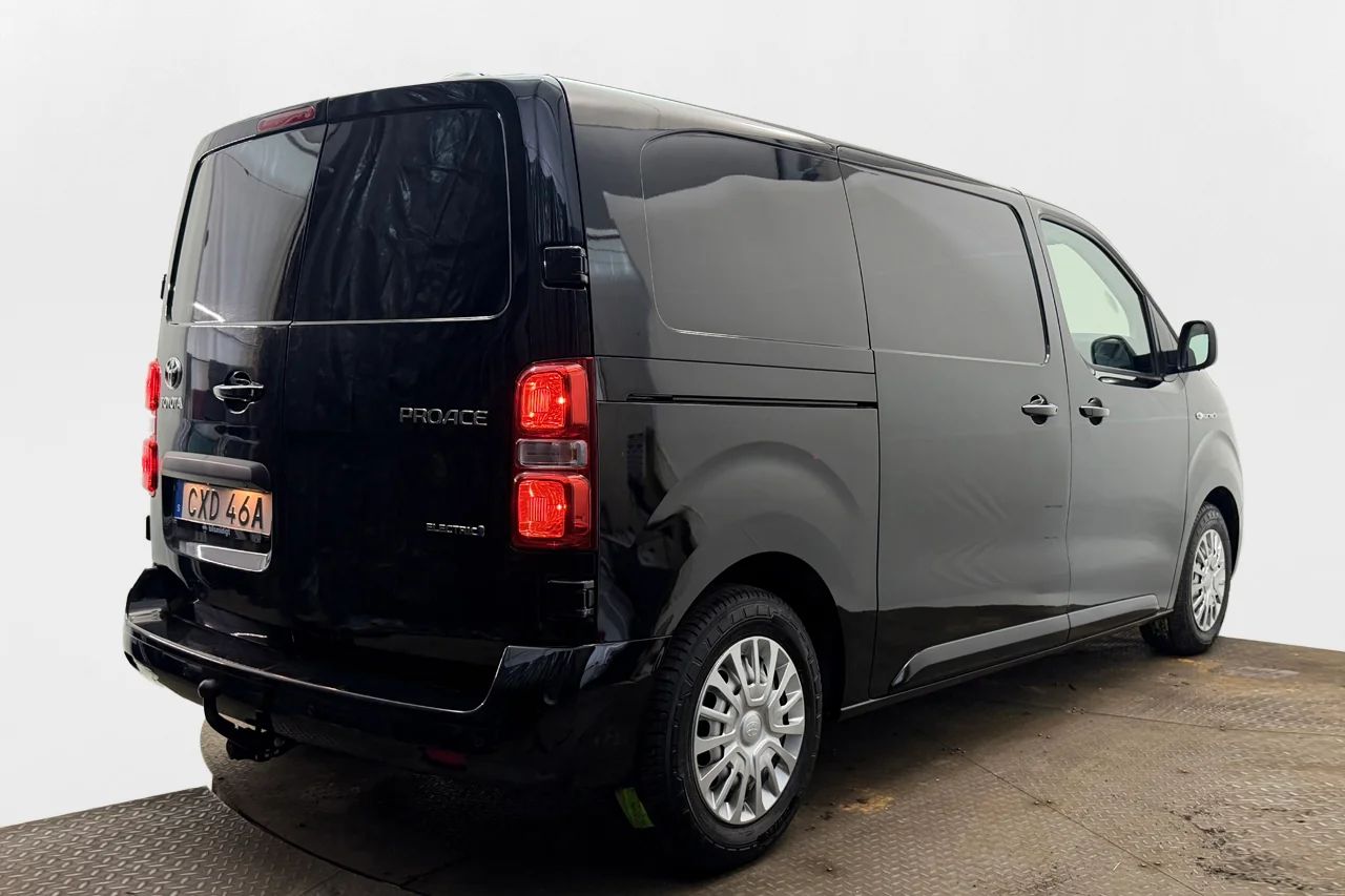Toyota Proace 75 kWh L2 Komfort+ Drag 2xSidodörr Navi Kamera 3-sits 136hk – bild 5 av 25