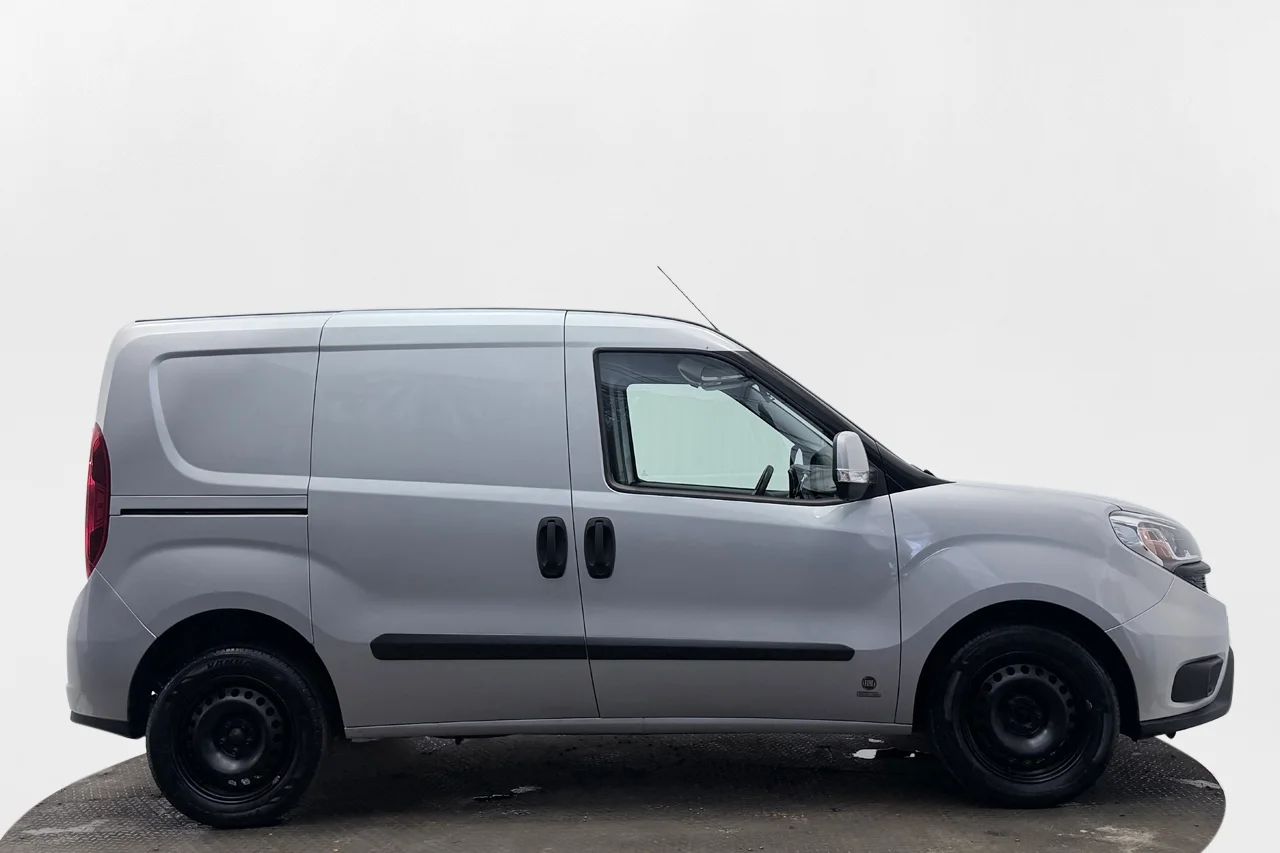 Fiat Doblò 0.9 t 1.4 NP CNG Värmare Kamera Pekskärm MOMS 120hk – bild 4 av 23
