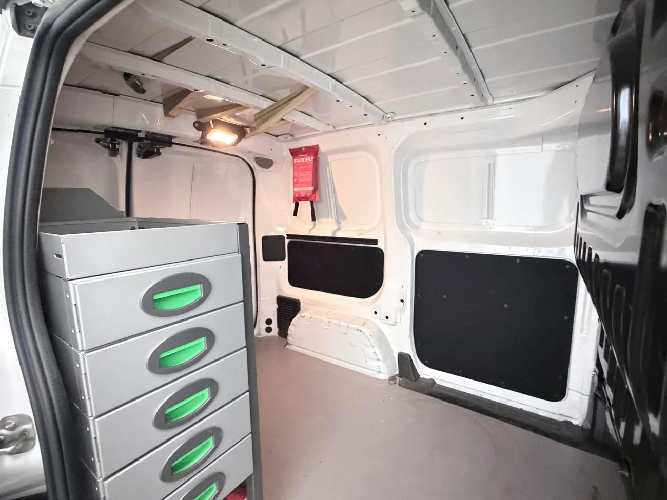 Nissan e-NV200 Skåp 40 kWh Drag Inredd Rattvärme 109hk – bild 11 av 26