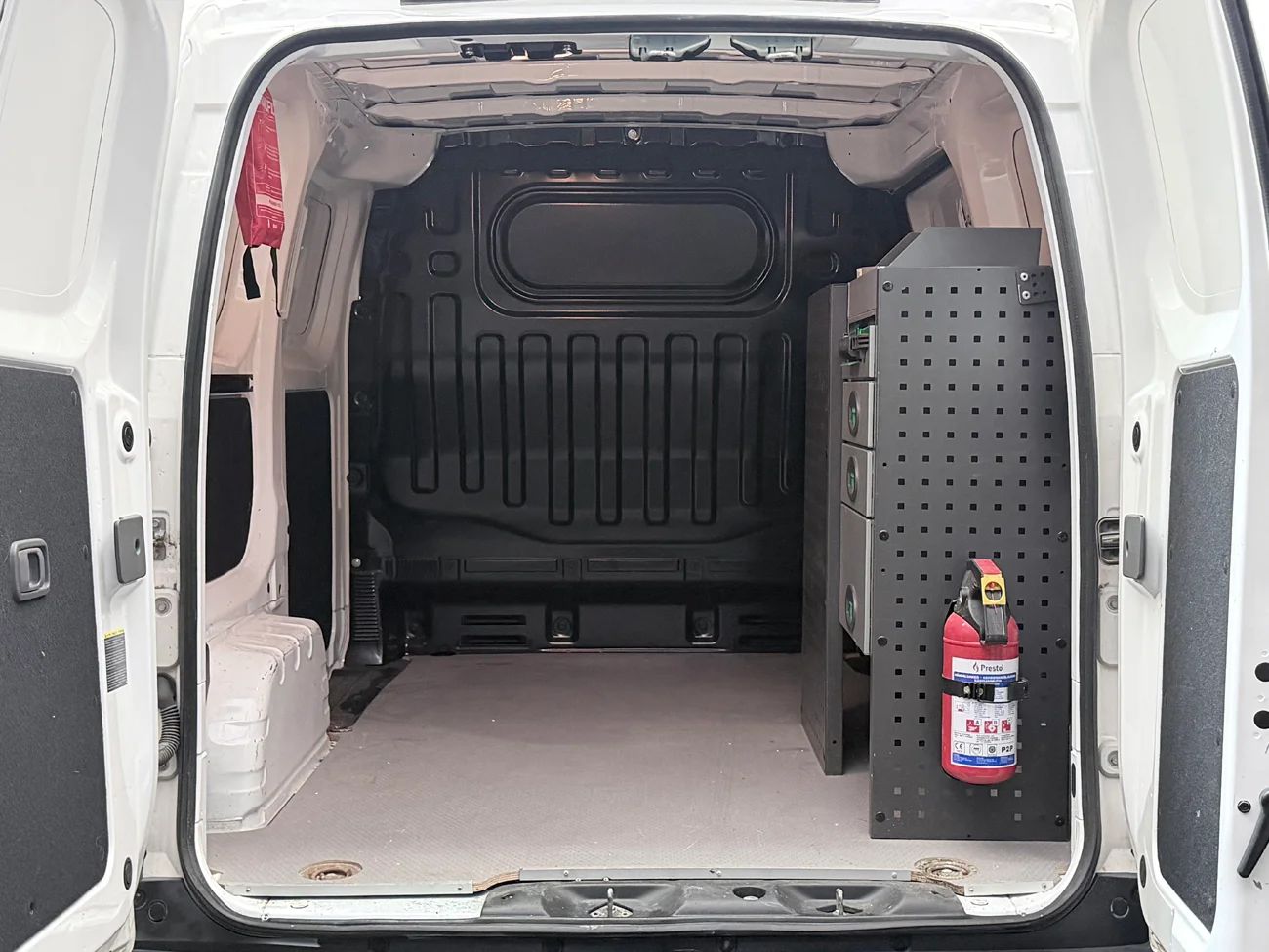 Nissan e-NV200 Skåp 40 kWh Drag Inredd Rattvärme 109hk – bild 12 av 26
