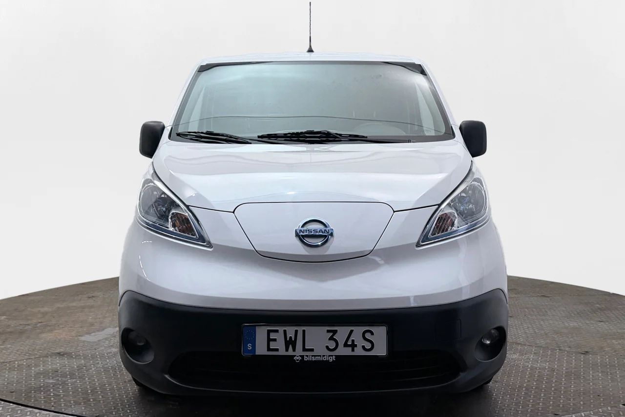 Nissan e-NV200 Skåp 40 kWh Drag Inredd Rattvärme 109hk – bild 2 av 26