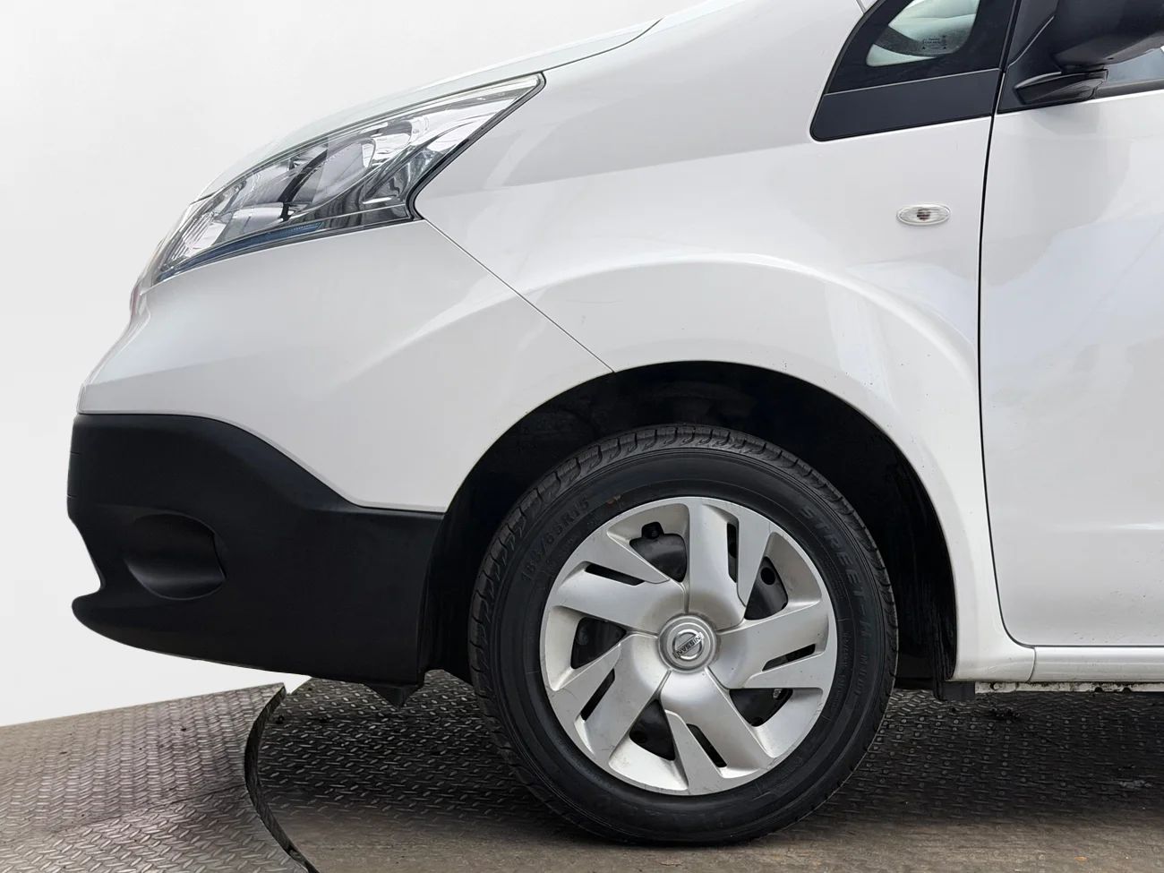 Nissan e-NV200 Skåp 40 kWh Drag Inredd Rattvärme 109hk – bild 10 av 26