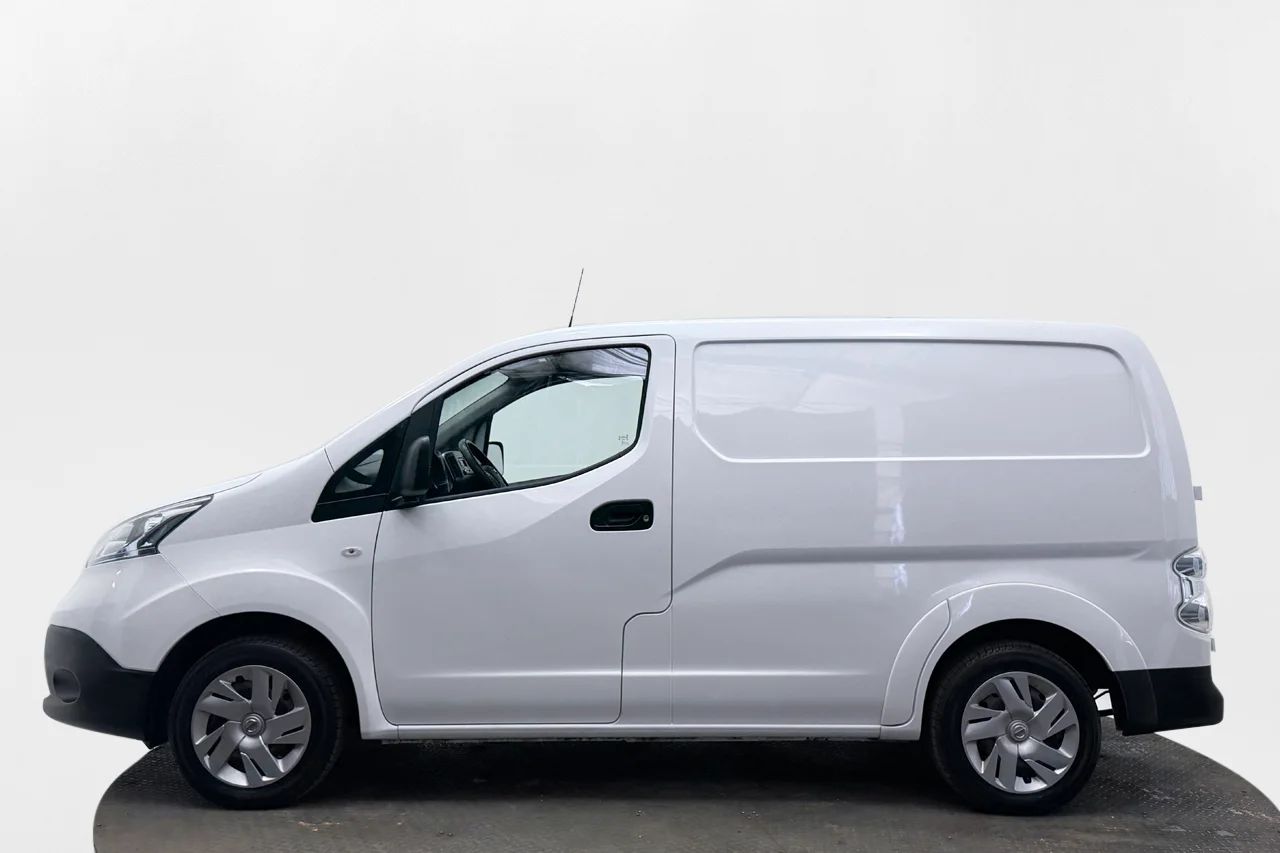 Nissan e-NV200 Skåp 40 kWh Drag Inredd Rattvärme 109hk – bild 9 av 26