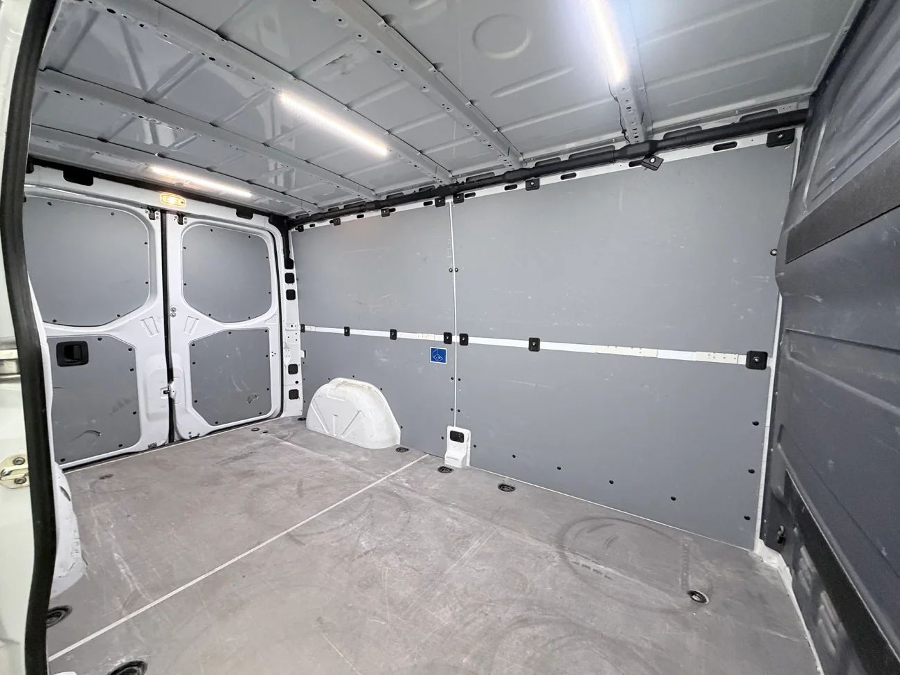 Mercedes-Benz Sprinter 211 CDI FWD Skåp Drag Kamera 3-sits MOMS 114hk – bild 11 av 26