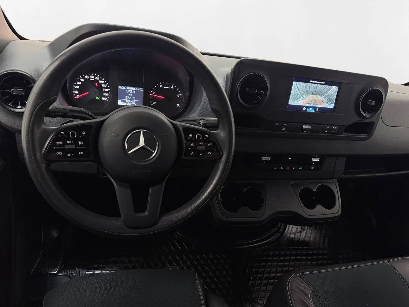 Mercedes-Benz Sprinter 211 CDI FWD Skåp Drag Kamera 3-sits MOMS 114hk – bild 16 av 26