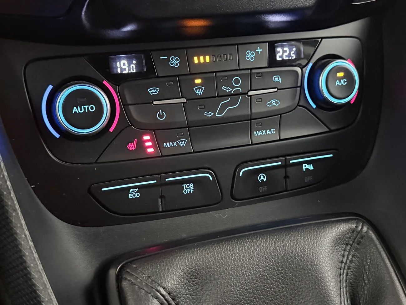 Ford Transit Connect 210 1.0 EcoBoost E85 Drag 2xSidodörr Kamera 3sits Xtraljus MOMS – bild 24 av 25