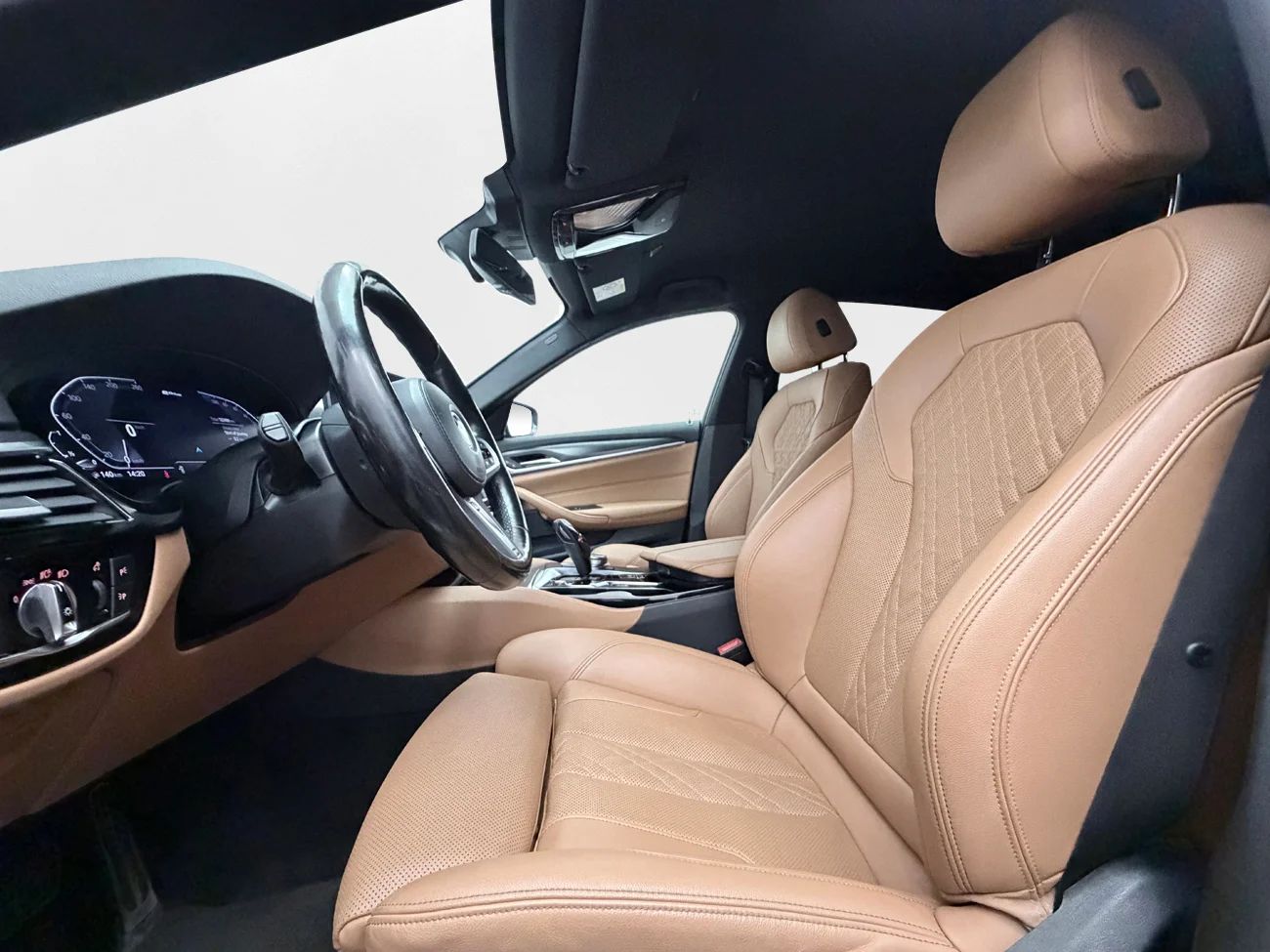 BMW 530e xDrive Sedan M Sport Drag Läder Navi Kamera 292hk – bild 11 av 39