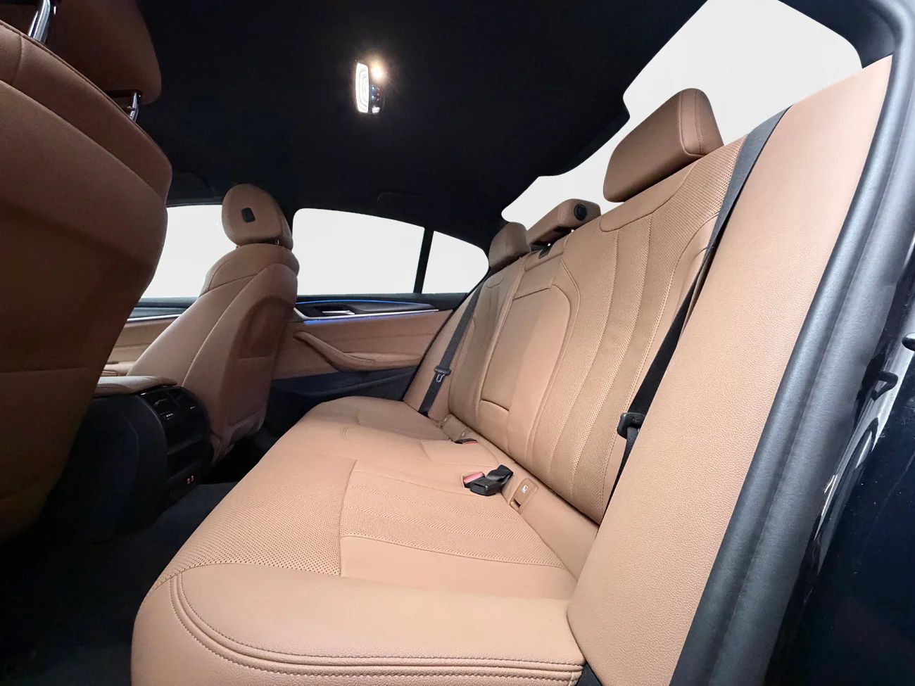 BMW 530e xDrive Sedan M Sport Drag Läder Navi Kamera 292hk – bild 14 av 39