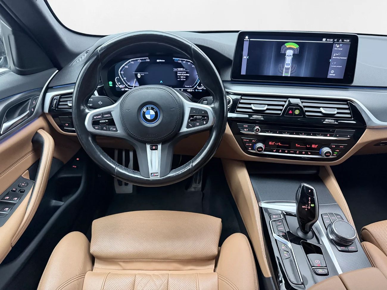 BMW 530e xDrive Sedan M Sport Drag Läder Navi Kamera 292hk – bild 18 av 39