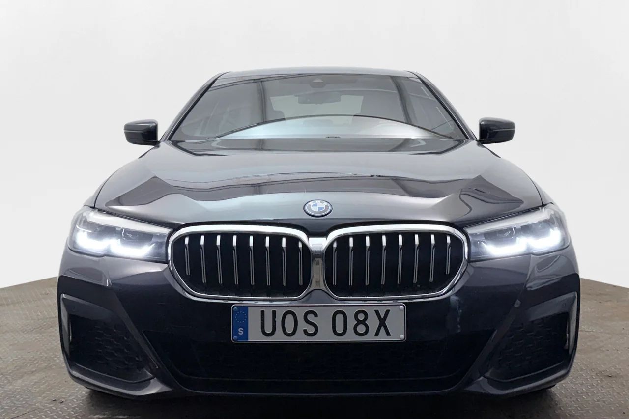 BMW 530e xDrive Sedan M Sport Drag Läder Navi Kamera 292hk – bild 2 av 39
