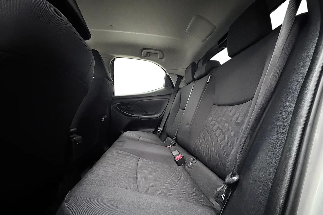 Toyota Yaris Hybrid Kamera P-Sens Filassist Rattvärme 116hk – bild 11 av 25