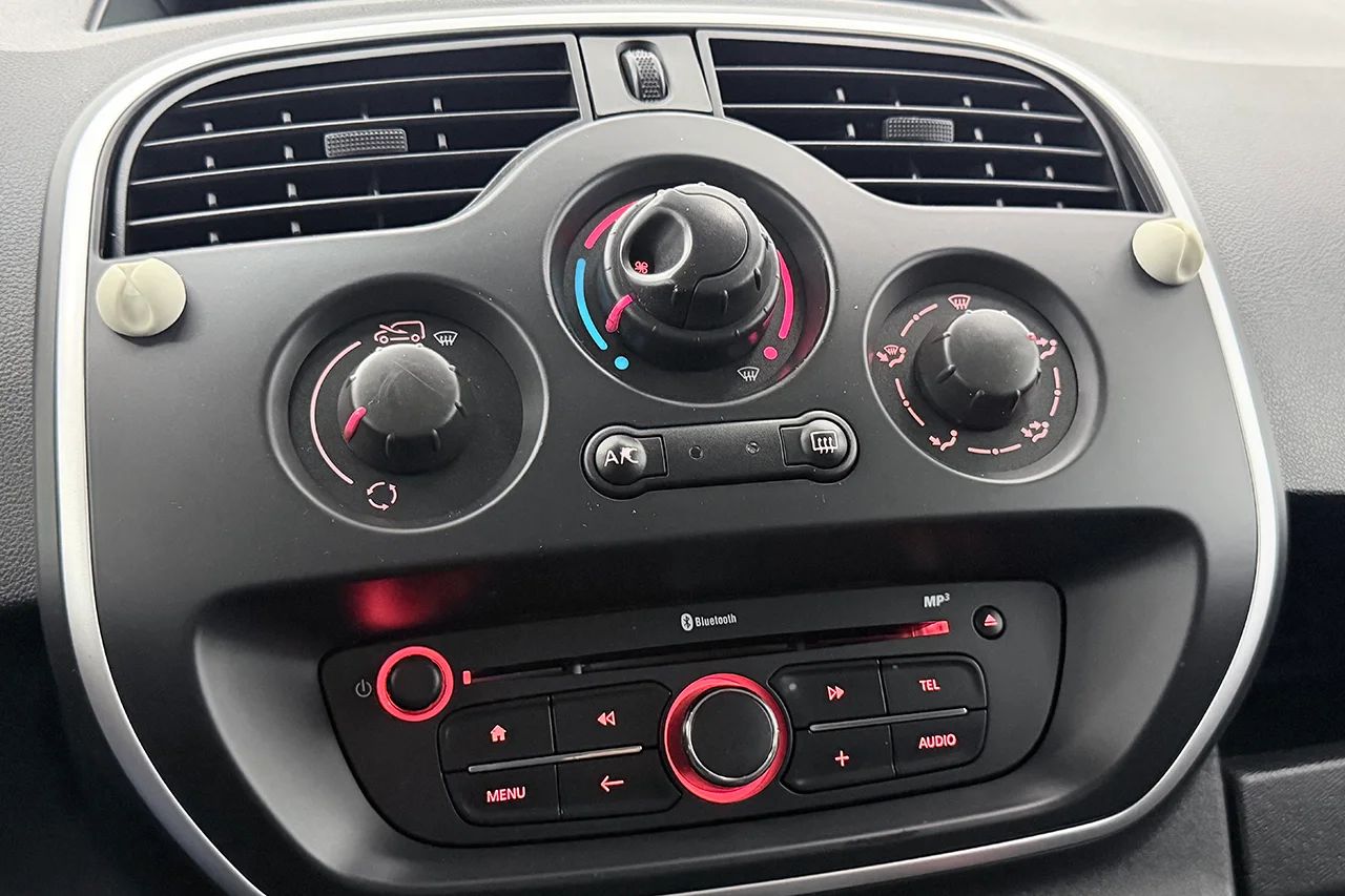 Renault Kangoo Express Maxi 1.5 dCi Aut Drag 3sits Värmare Kamera Navi MOMS – bild 26 av 31