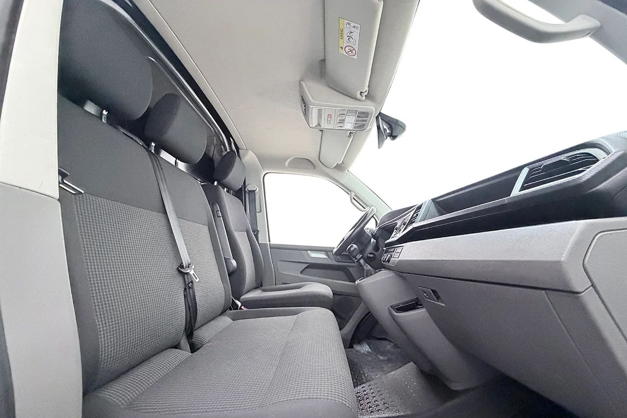 Volkswagen Transporter T32 L2H1 2.0 TDI 4M Drag Värmare 3-sits 150hk – bild 14 av 27