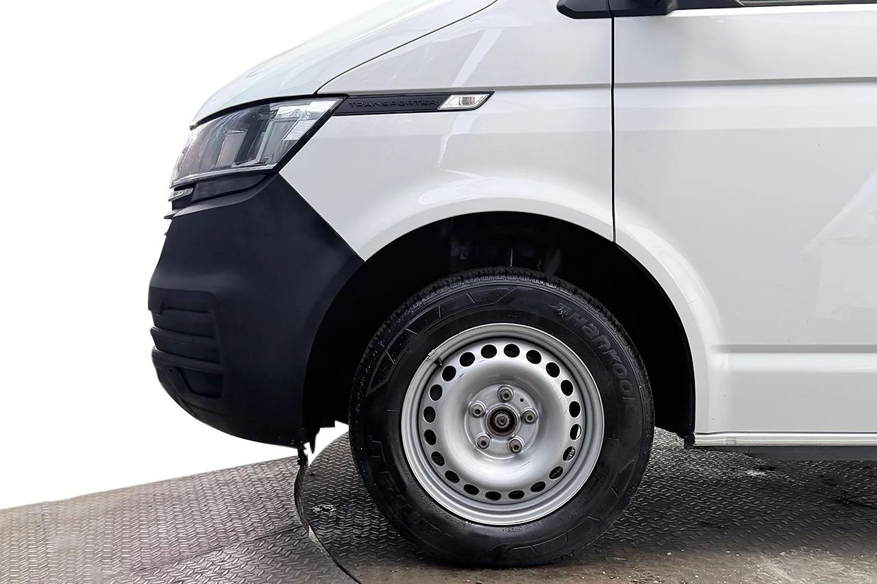 Volkswagen Transporter T32 L2H1 2.0 TDI 4M Drag Värmare 3-sits 150hk – bild 9 av 27