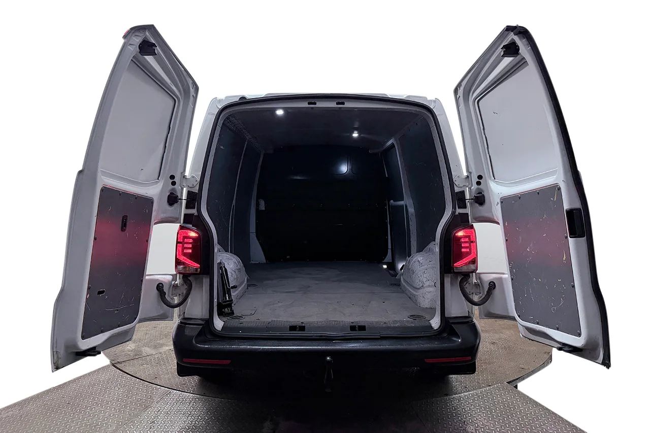 Volkswagen Transporter T32 L2H1 2.0 TDI 4M Drag Värmare 3-sits 150hk – bild 7 av 27
