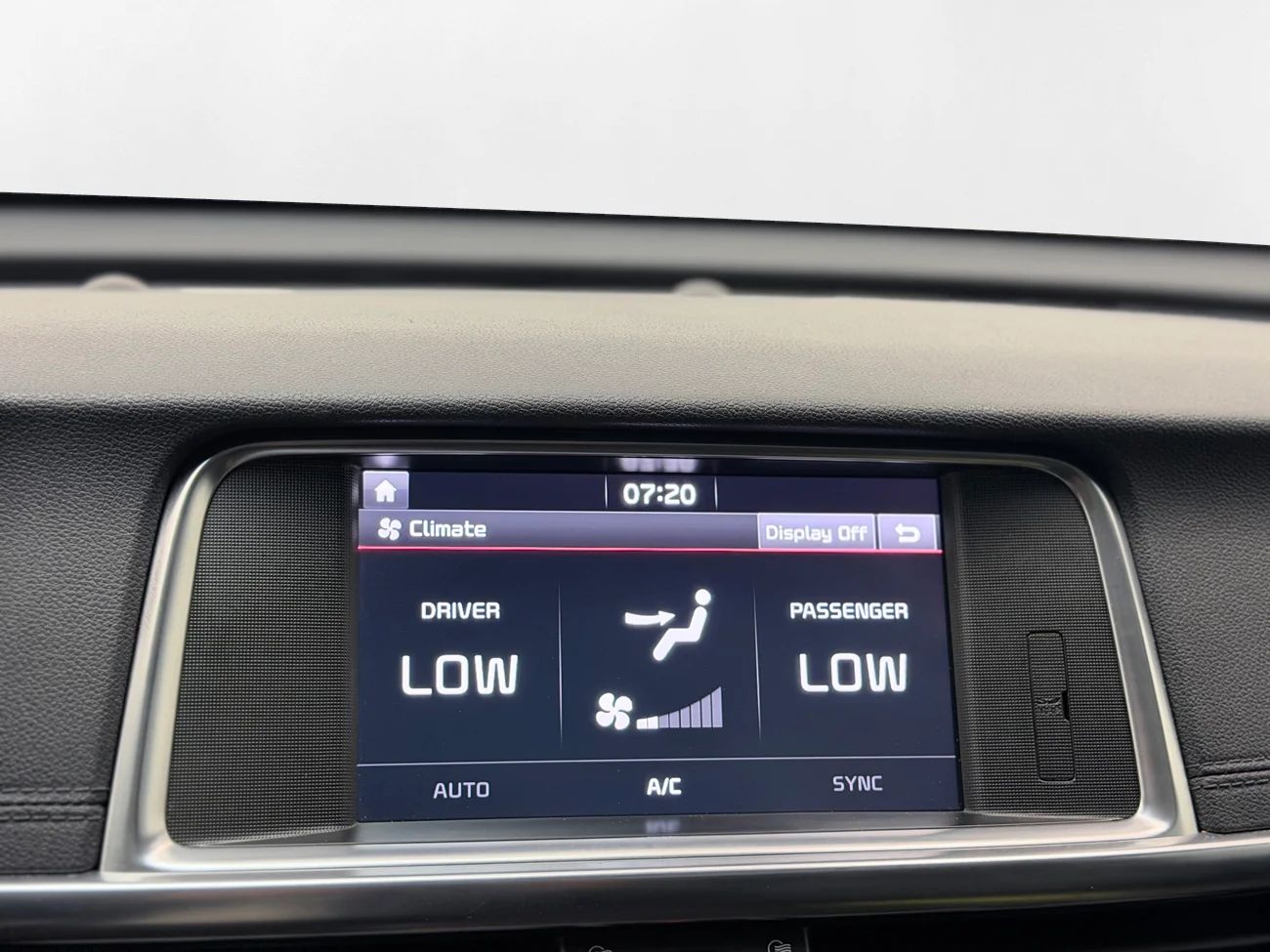 Kia Optima SW Plug-in Advance Plus Pano Läder 360° Navi H/K Keyless – bild 24 av 35