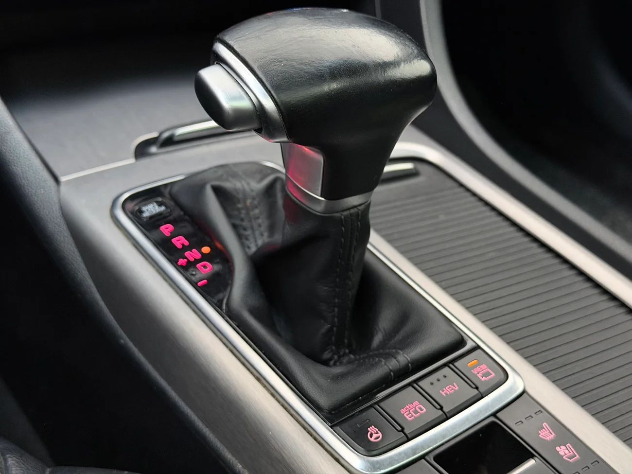 Kia Optima SW Plug-in Advance Plus Pano Läder 360° Navi H/K Keyless – bild 30 av 35