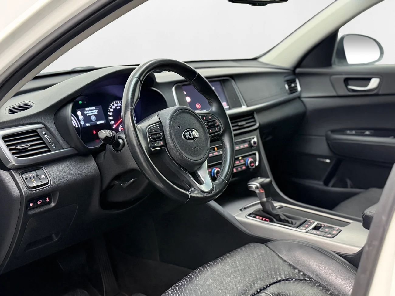 Kia Optima SW Plug-in Advance Plus Pano Läder 360° Navi H/K Keyless – bild 13 av 35