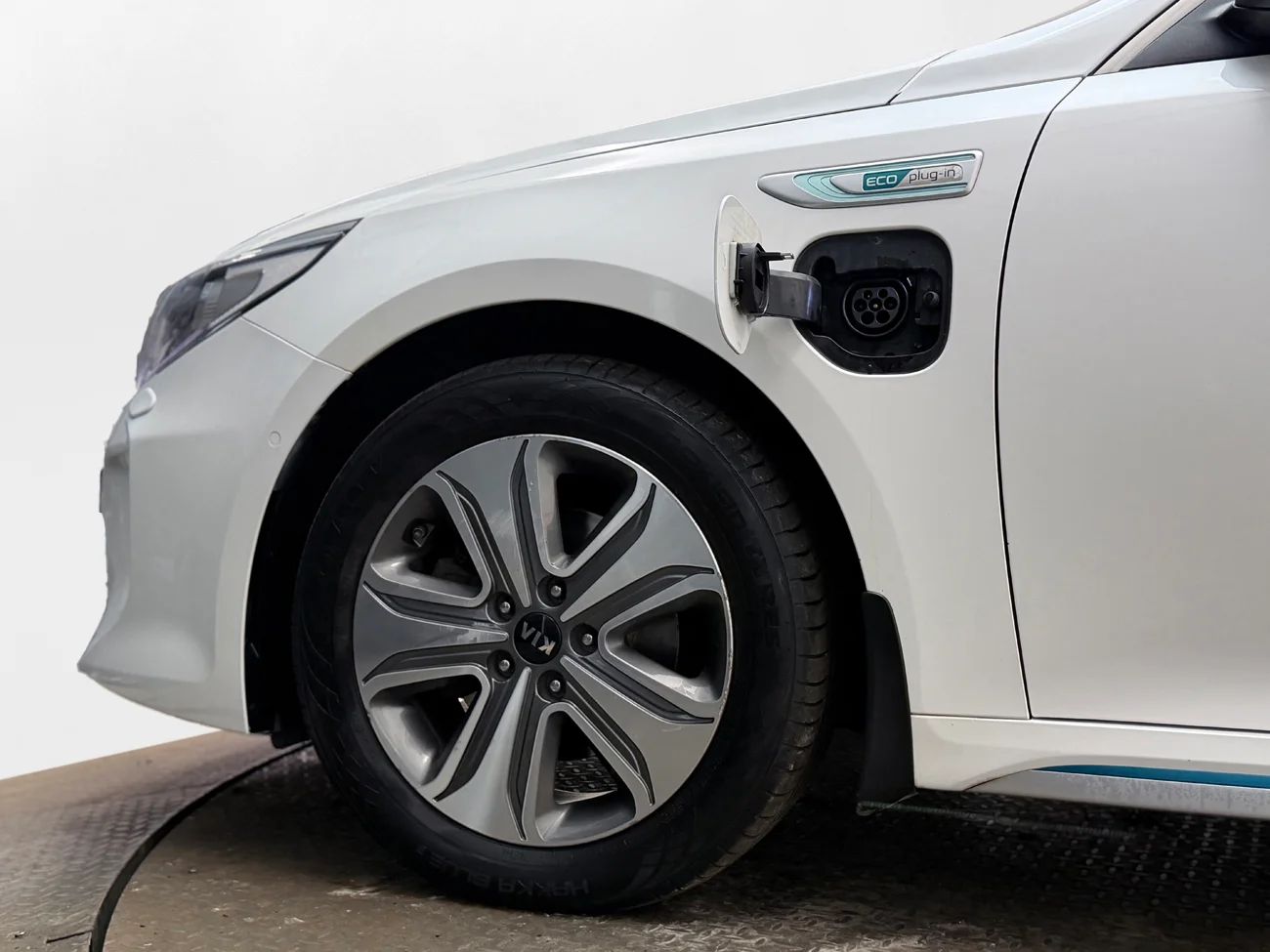 Kia Optima SW Plug-in Advance Plus Pano Läder 360° Navi H/K Keyless – bild 10 av 35