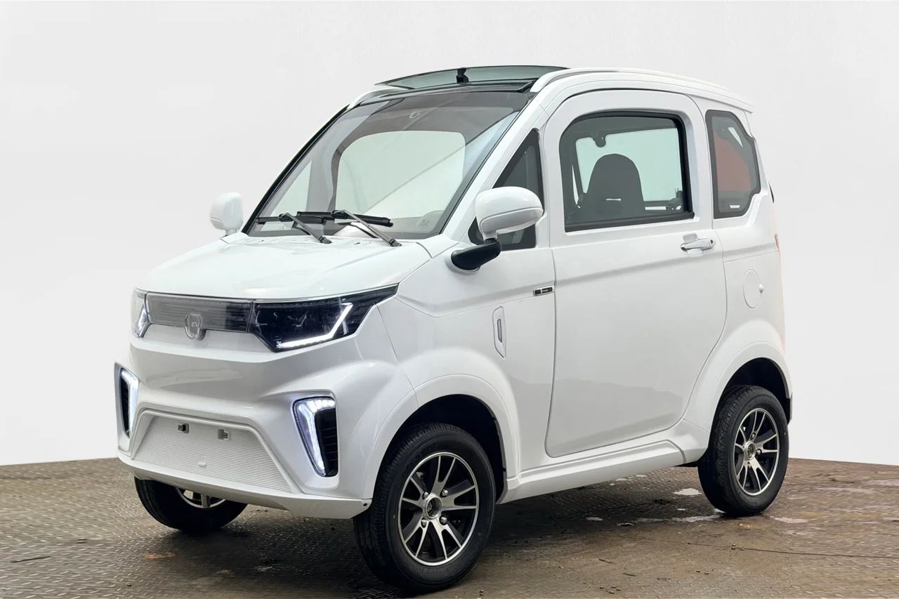 Titan Zero R4S 4-sits Läder Taklucka Värmare Cockpit USB Klass 2