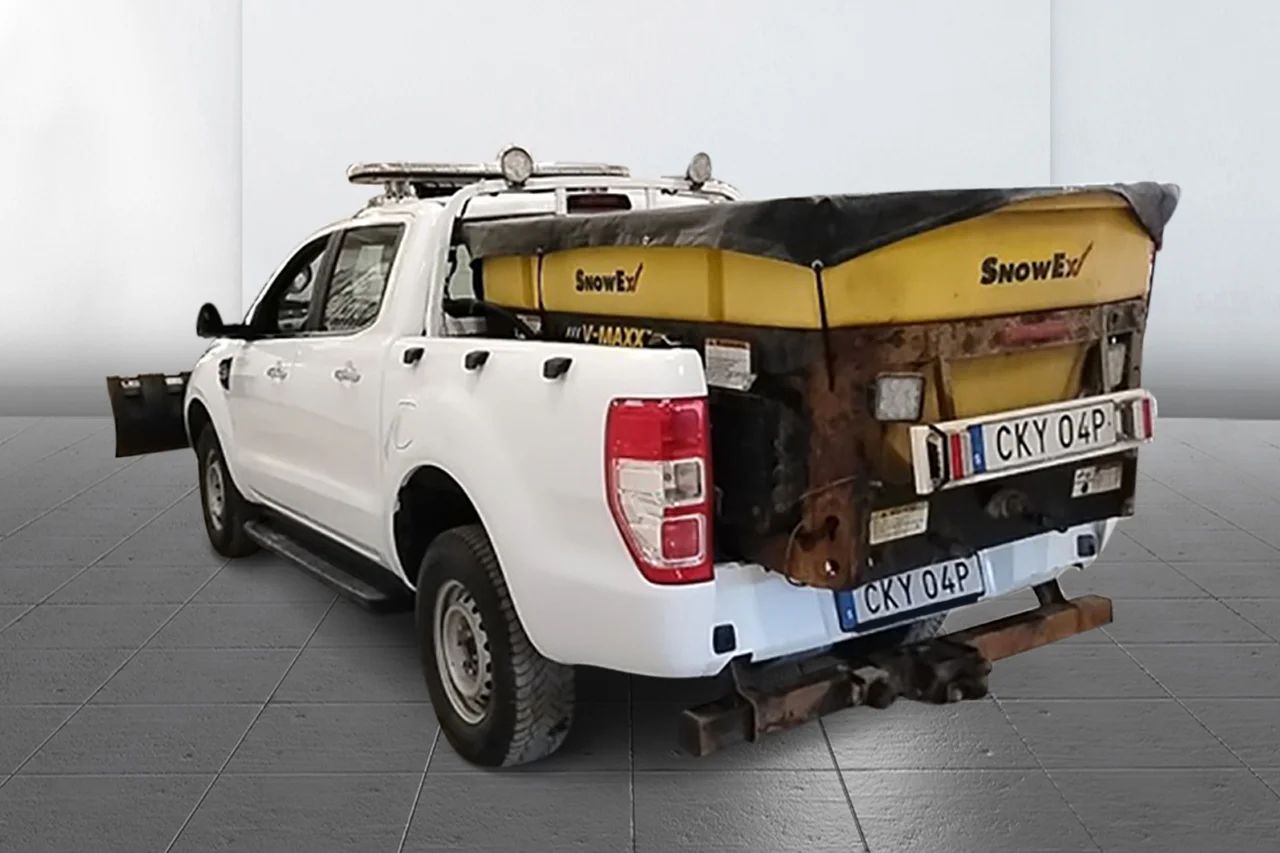 Ford Ranger Dubbelhytt 2.0 4x4 XLT Drag Plog Sandspridare Värmare 5sits MOMS – bild 5 av 8