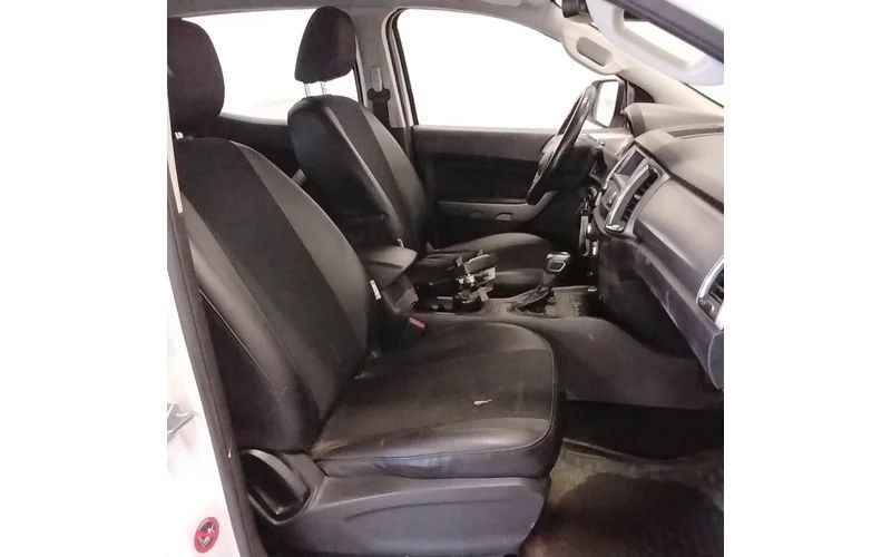 Ford Ranger Dubbelhytt 2.0 4x4 XLT Drag Plog Sandspridare Värmare 5sits MOMS – bild 6 av 8