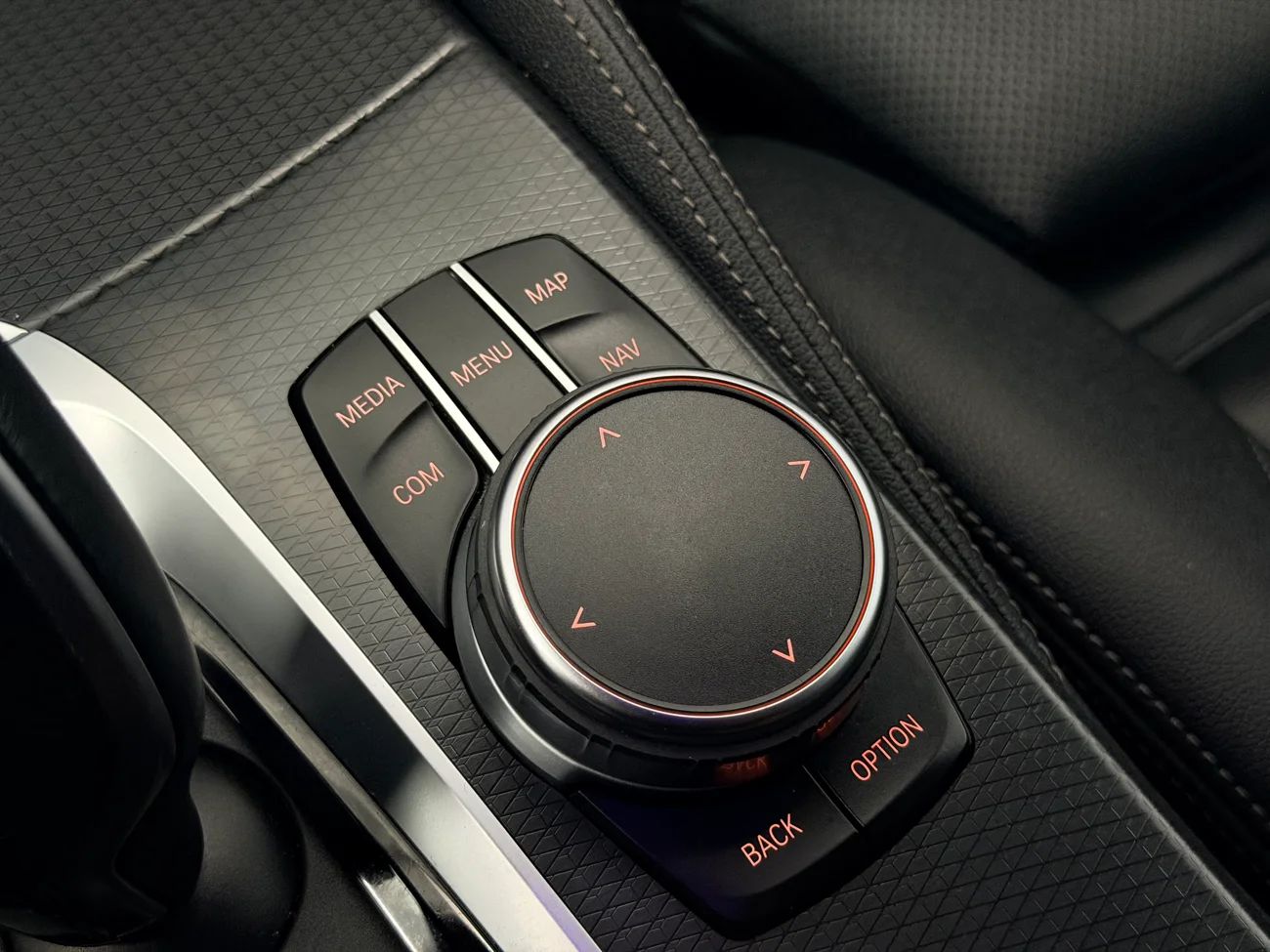 BMW 530e xDrive Touring M Sport Drag Läder Navi Kamera Cockpit – bild 33 av 37