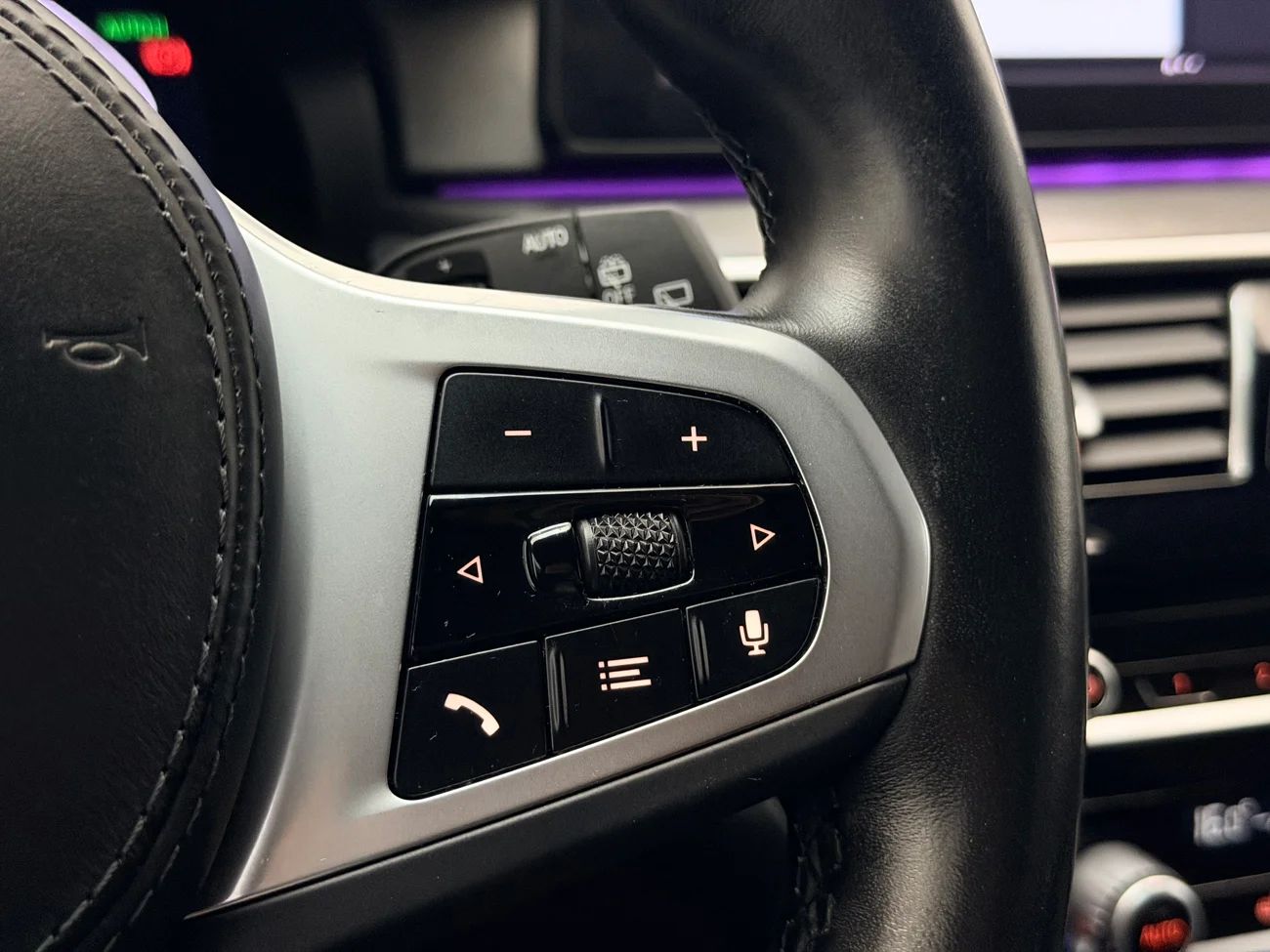 BMW 530e xDrive Touring M Sport Drag Läder Navi Kamera Cockpit – bild 19 av 37