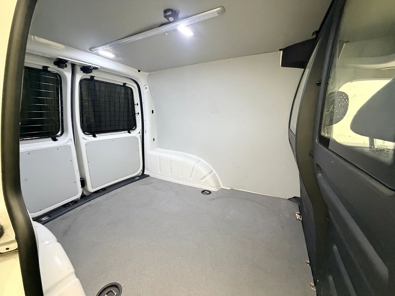 Volkswagen Caddy Skåp 1.4 TGI CNG Drag P-Sens F-Hållare MOMS 110hk – bild 11 av 24