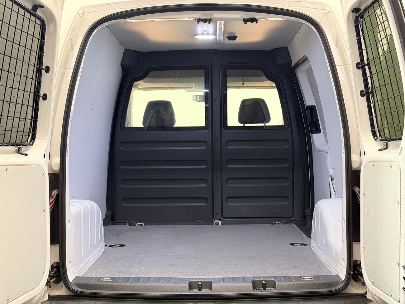 Volkswagen Caddy Skåp 1.4 TGI CNG Drag P-Sens F-Hållare MOMS 110hk – bild 12 av 24