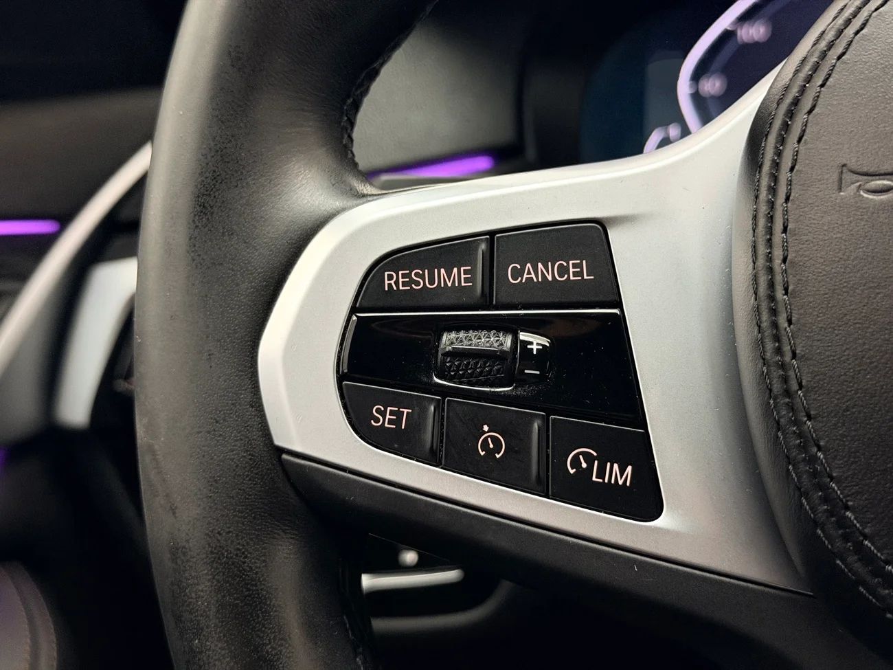 BMW 530e xDrive Touring M Sport Drag Läder Navi Kamera Cockpit – bild 18 av 37