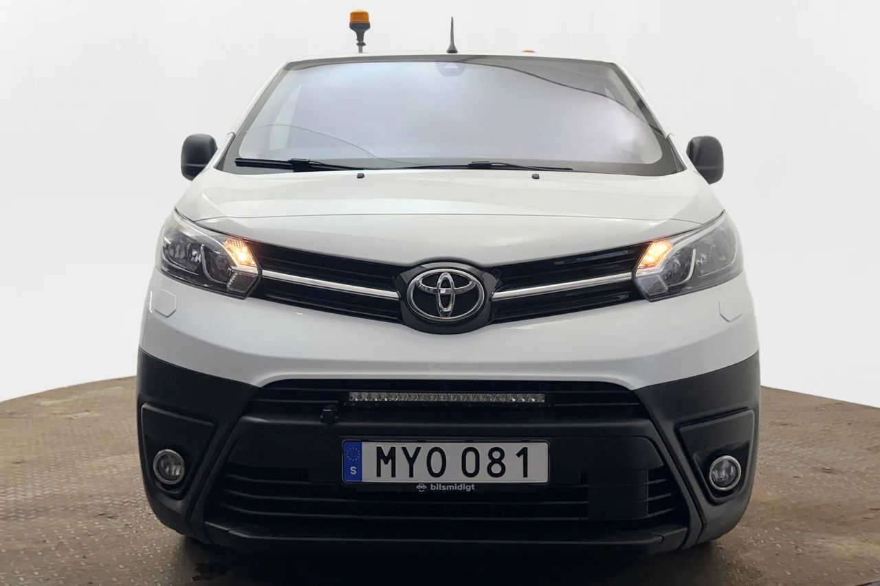 Toyota ProAce 1.5 D-4D L1 3-sits Drag Inredd Delläder Head-Up Kamera Värmare – bild 2 av 29