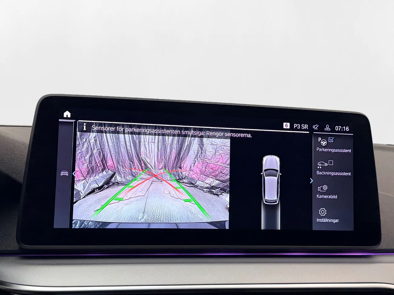BMW 530e xDrive Touring Drag Läder Sportstolar Live Cockpit Pro 292hk – bild 23 av 37