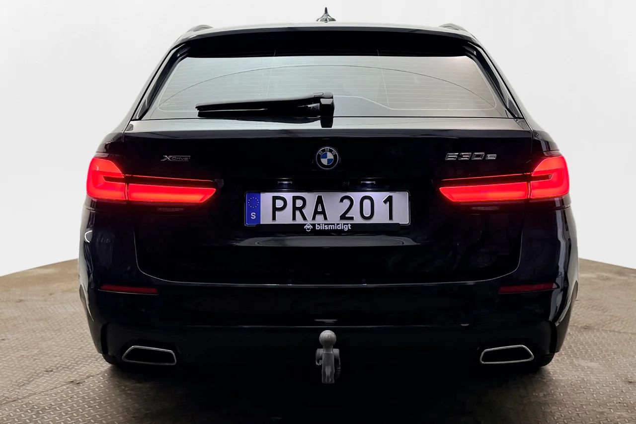BMW 530e xDrive Touring Drag Läder Sportstolar Live Cockpit Pro 292hk – bild 6 av 37