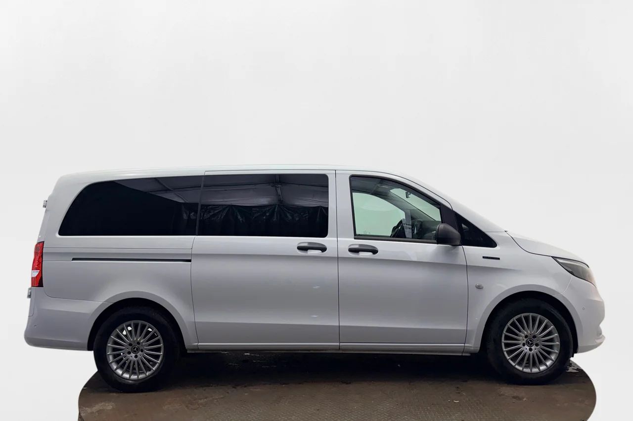 Mercedes-Benz eVito Tourer 129 3.5t CCS 2xSidodörr Inredd Kamera 3-sits 204hk – bild 4 av 27