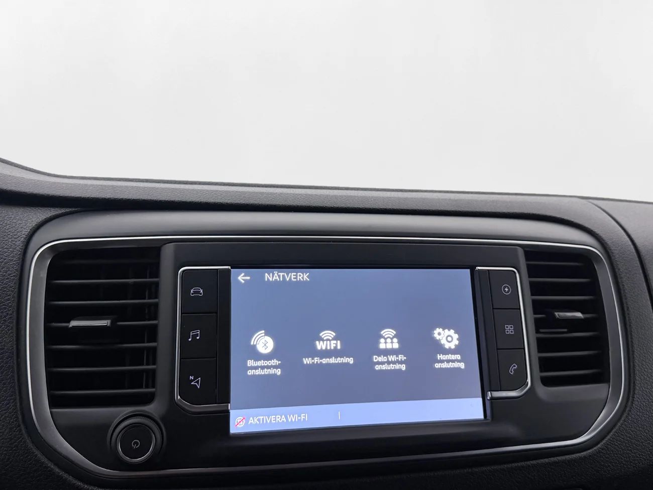 Fiat E-Scudo 75 kWh L3 Lång 3-sits Pekskärm Farthållare MOMS – bild 23 av 26