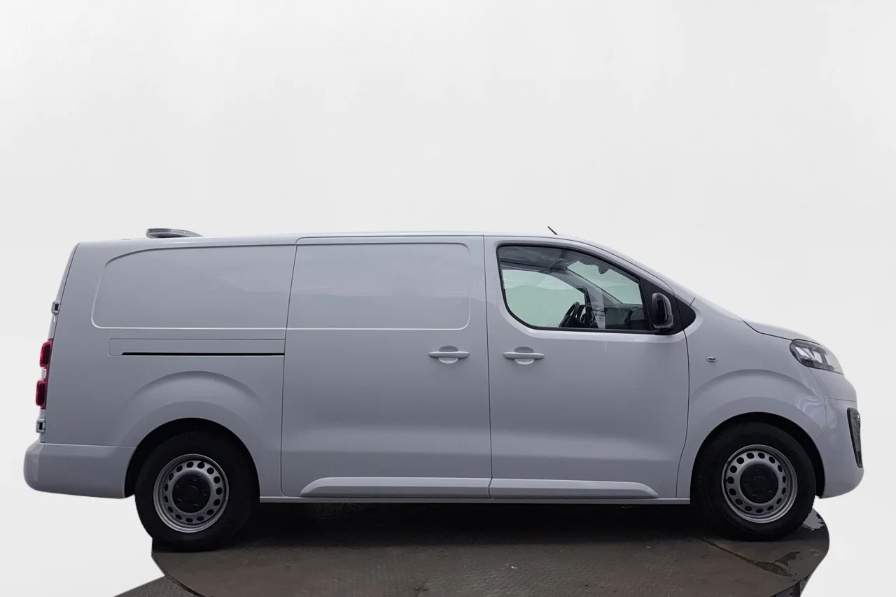 Fiat E-Scudo 75 kWh L3 Lång 3-sits Pekskärm Farthållare MOMS – bild 4 av 26