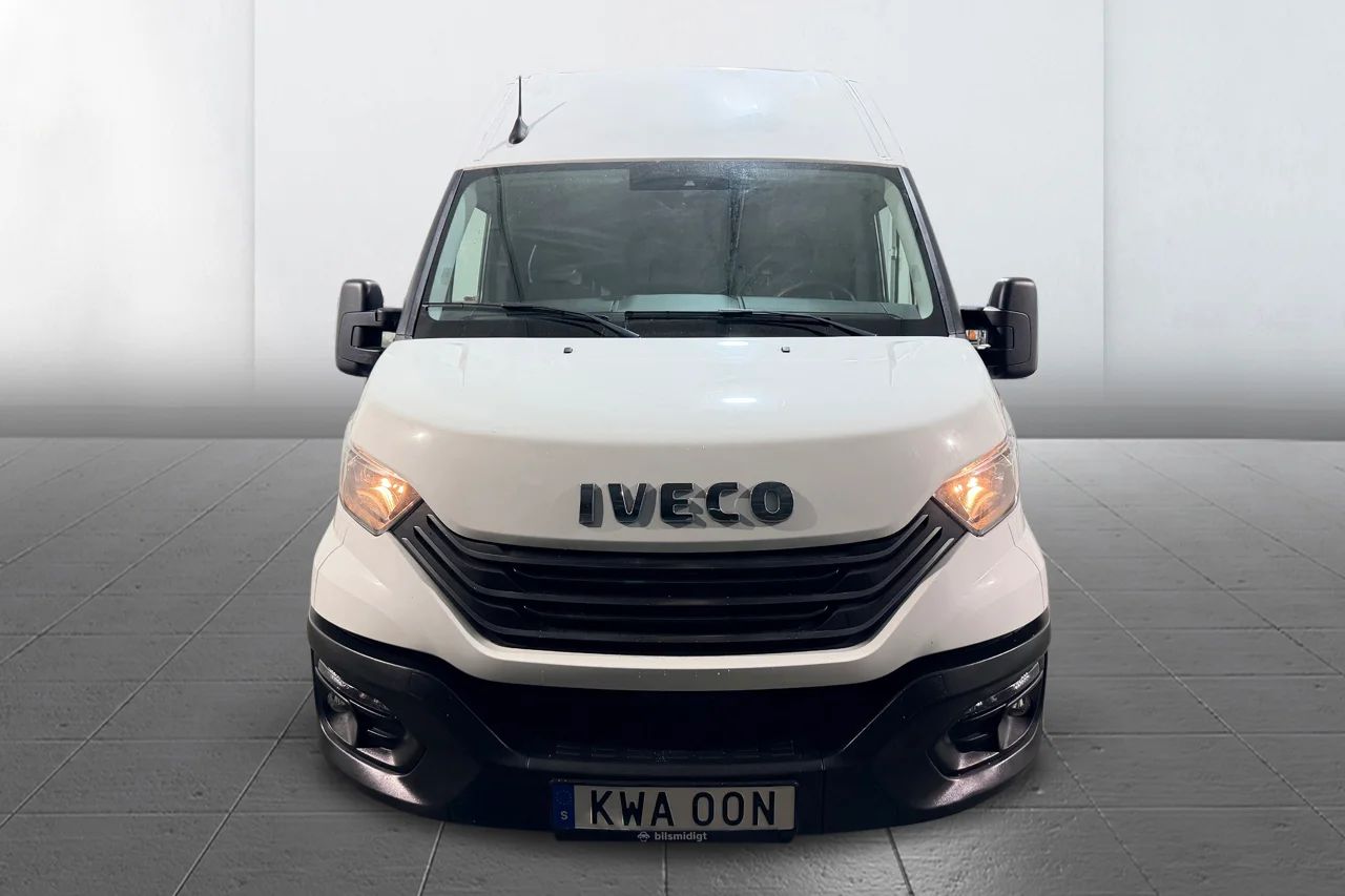 Iveco Daily 35-140 2.3 Hi-Matic L3H2 Aut 3-sits Värmare 136hk – bild 2 av 21