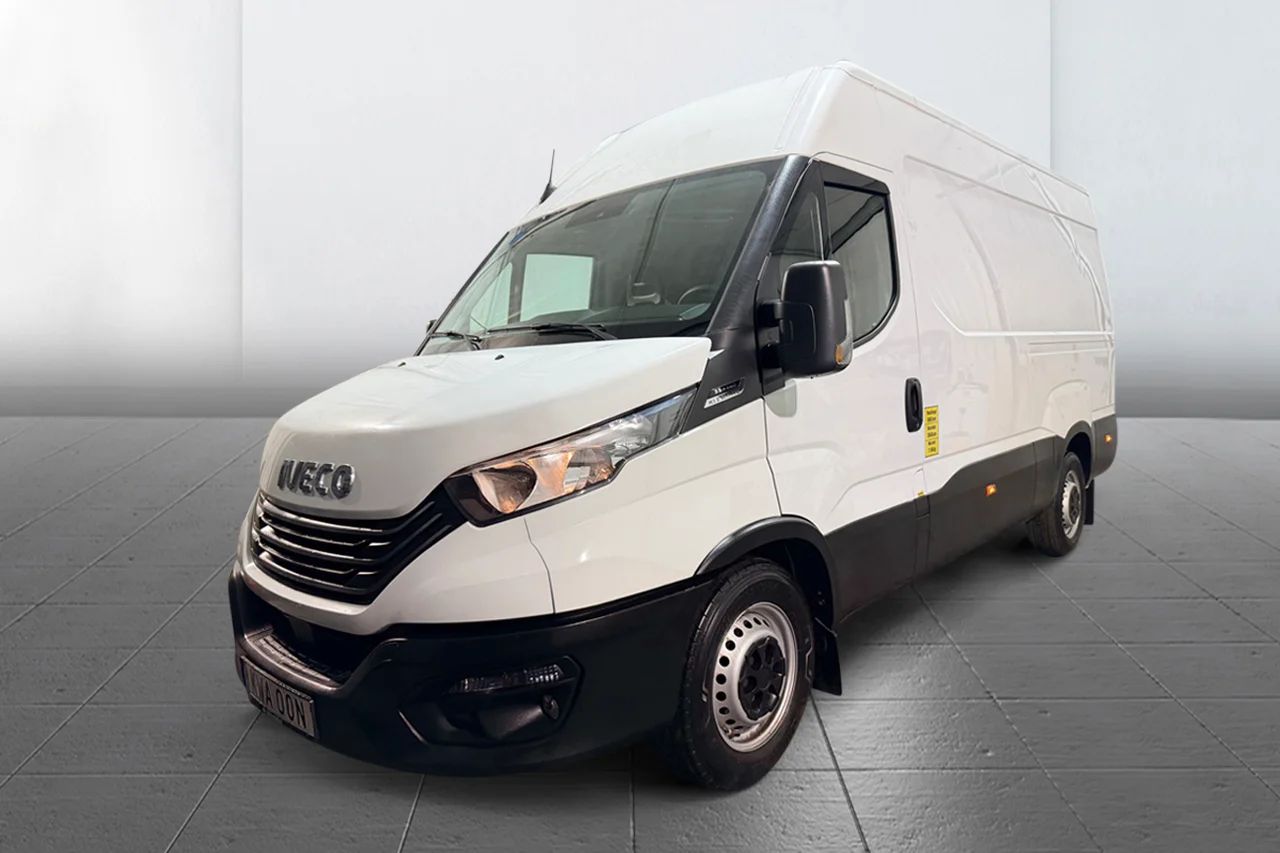 Iveco Daily 35-140 2.3 Hi-Matic L3H2 Aut 3-sits Värmare 136hk