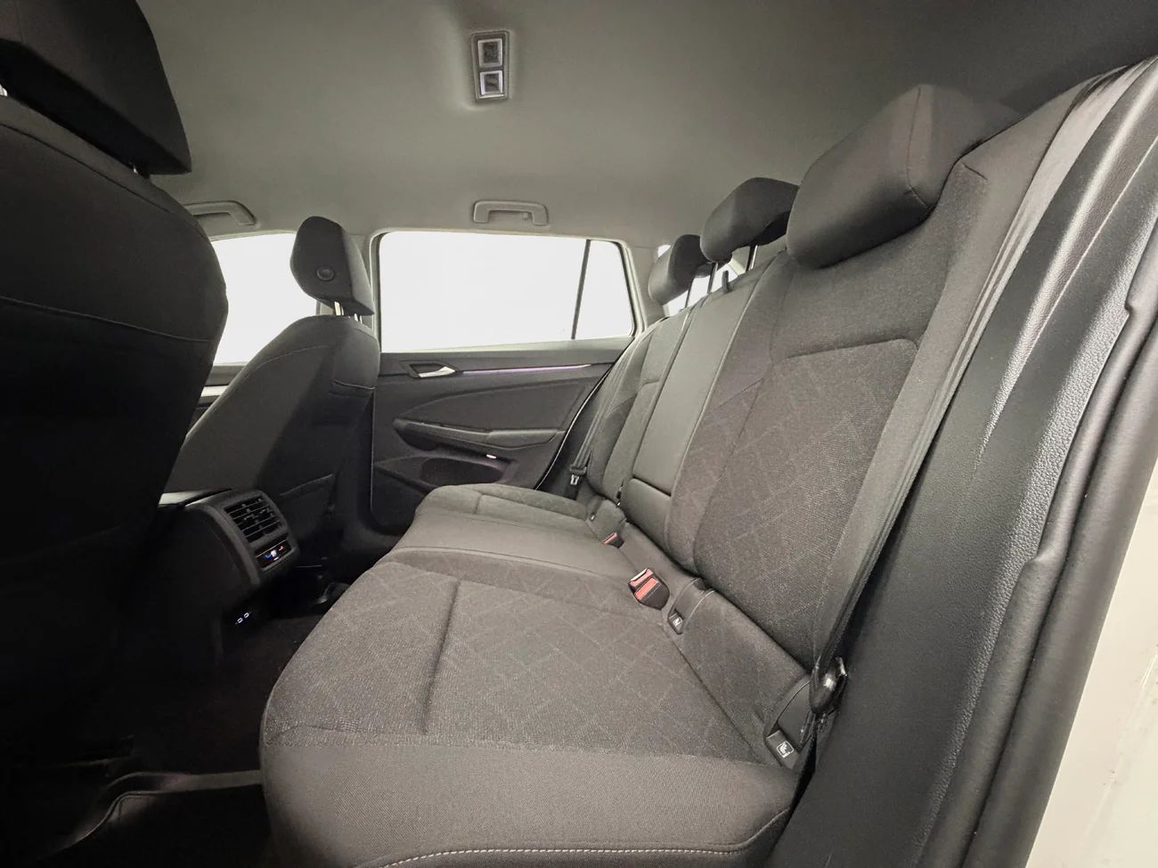 Volkswagen Golf SC 2.0 TDI Aut Drag Kamera Cockpit Värmare MOMS – bild 13 av 34