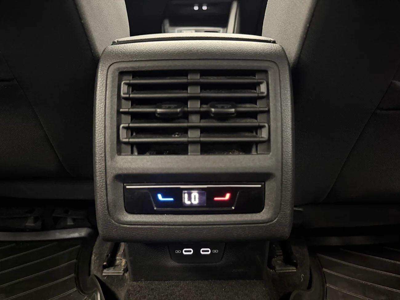 Volkswagen Golf SC 2.0 TDI Aut Drag Kamera Cockpit Värmare MOMS – bild 15 av 34