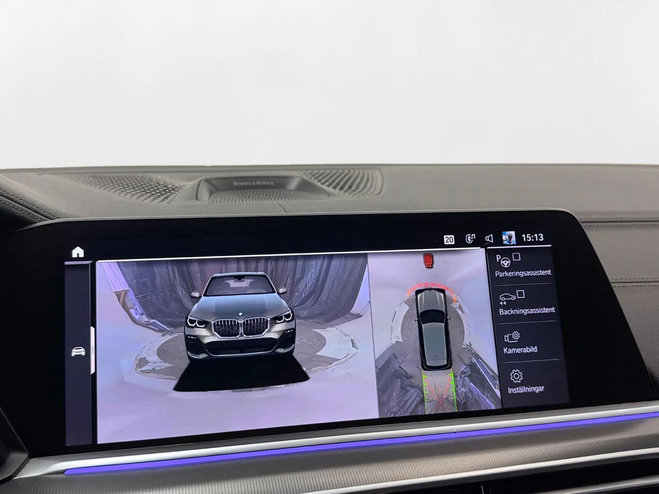 BMW X5 xDrive40d M Sport Drag Pano Värmare 360° HUD B&W 340hk – bild 26 av 36